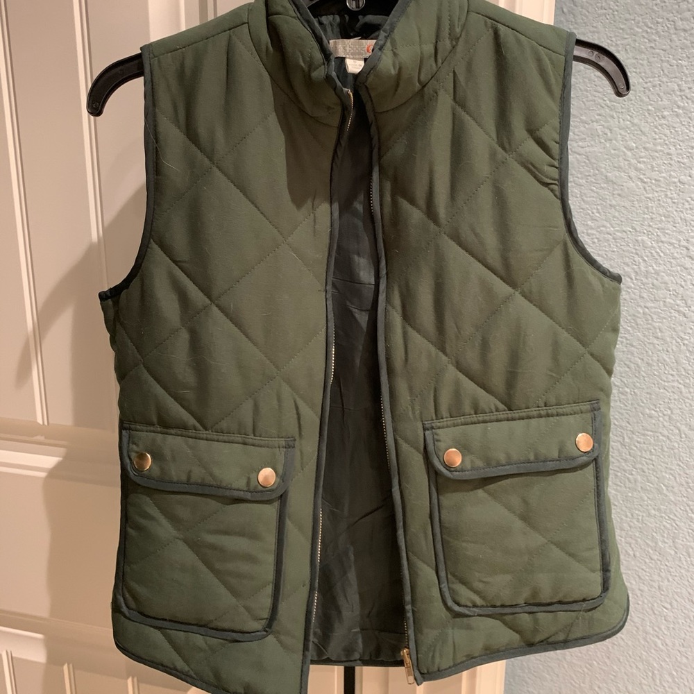Gianni Bini olive green quilted vest